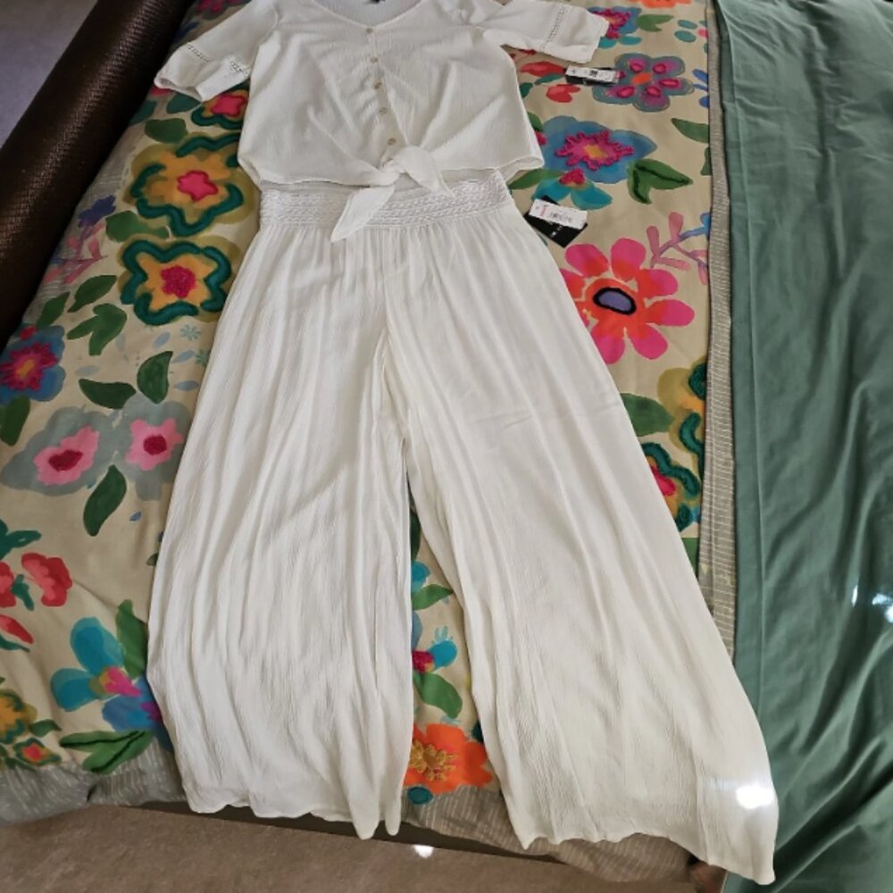 I.N. Studio Gauzy Pants/Top Set - Size L - NWT